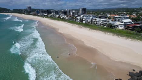 Coastal-Suburb-Of-Palm-Beach-In-The-City-Of-Gold-Coast-In-Queensland,-Australia