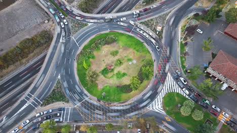 Santiago-de-Chile-roundabout-in-Vitacura-morning-rush-time-lapse
