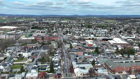 Small-Historic-Town-in-USA-during-sunny-day