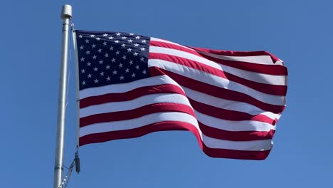 US-Flagge-Weht-In-Zeitlupe-4k