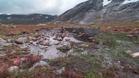 The-rocky-landscape-of-the-mountainous-plateau-flooded-by-the-meltwater-from-surrounded-mountains