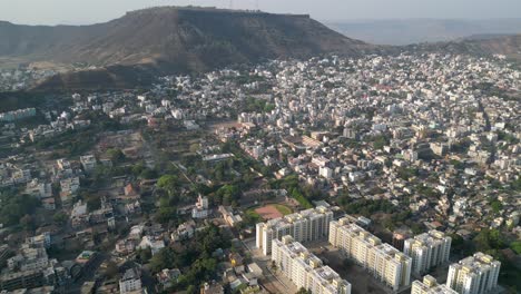 Satara-Greneryfeelds-City-180-Grad-Drohnenansicht-In-Maharashtra