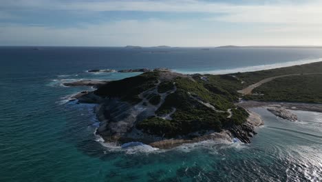 Aerial-approaching-shot-of-Rocky-Mountain-Coastline-at-Wylie-Bay,-Western-Australia