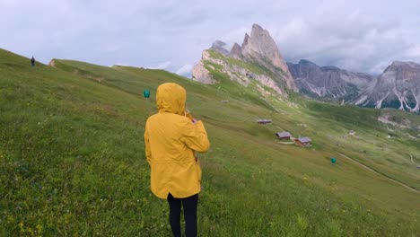 Touristin-Auf-Den-Dolomiten-In-Italien---Nahaufnahme