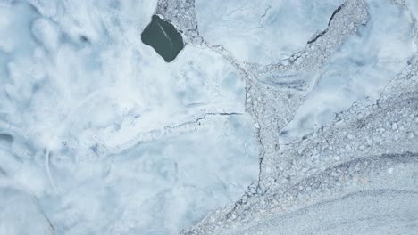 Vogelperspektive-Des-Zugefrorenen-Gletschersees-Im-Winter-In-Island