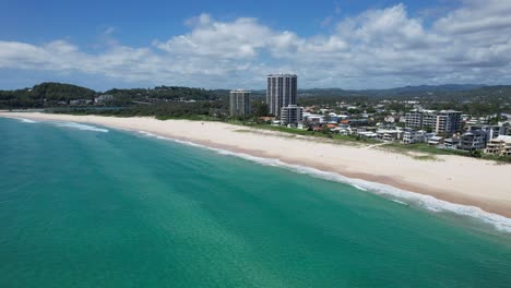 Beachfront-Suburbs-Of-Palm-Beach-In-Gold-Coast,-Queensland,-Australia---Drone-Shot