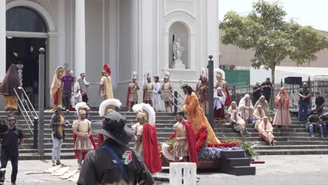 Actores-Vestidos-Como-Romanos-El-Viernes-Santo-Durante-La-Recreación-De-La-Crucifixión.