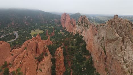 Landscape-of-the-incredible-orange-mountains-on-a-cloudy-day