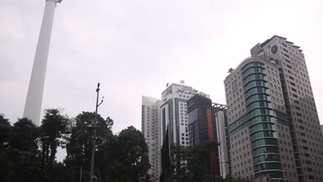 KL-tower-amidst-the-city-skyline-in-Kuala-Lumpur,-Malaysia