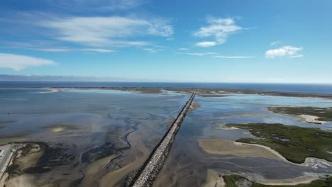 Soleada-Vista-Aérea-De-La-Calzada-De-Provincetown-En-Massachusetts