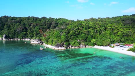 Seychellen-Strand-Palmen-Glatte-Felsen