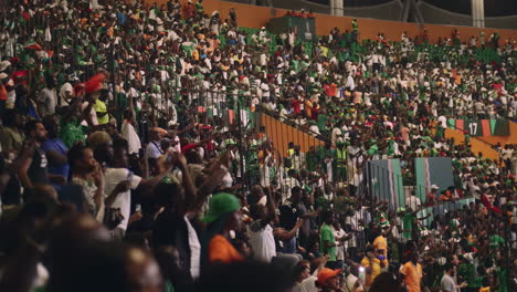 Los-Aficionados-Nigerianos-Aplauden-En-Las-Gradas.