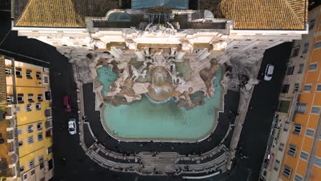 Trevi-Fountain-at-Sunrise---Top-Down-Drone-Shot-in-Rome,-Italy