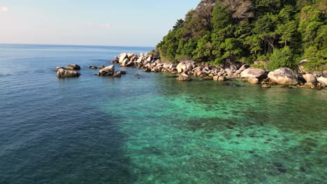 Seychelles-Playa-Palmeras-Rocas-Lisas
