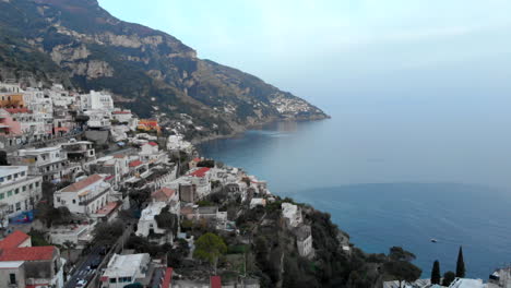 Wunderschöne-Amalfiküste-Aus-Der-Drohnenansicht