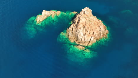 The-stunning-golf-de-girolata-in-corsica-with-turquoise-waters,-aerial-view
