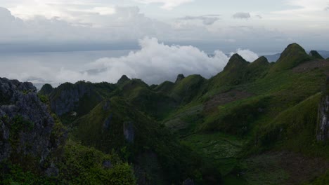Majestic-mountainscape-view-of-Osmeña-peak-on-Cebu-Island,-beautiful-clouds-in-horizon