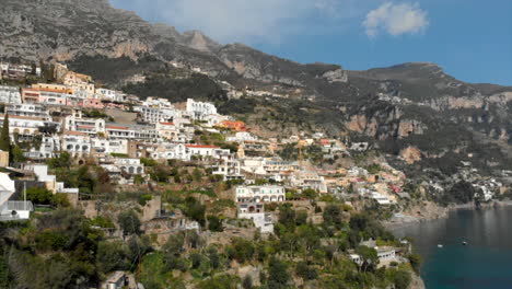Beautiful-houses-in-the-Amalfi-Coast