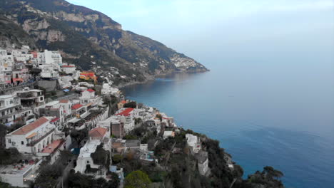 From-the-mountain-to-the-sea-in-beautiful-Positano
