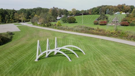 Rhythms-and-Vibrations-sculpture-by-Hanna-Stiebel-located-on-the-Oakland-University-campus,-aerial-view