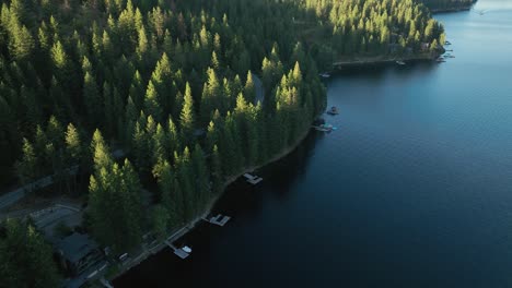 Drone-shot-of-the-Spirit-Lake-shoreline-with-docks-lining-the-lake