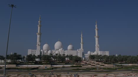 Abu-Dhabi-VAE