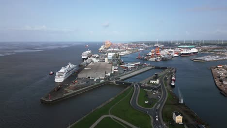 Großer-Kreuzfahrthafen-An-Der-Nordsee,-Bremerhaven,-Deutschland,-Europa,-Drohne,-Bremerhaven,-Deutschland,-Europa,-Drohne,-Nordsee