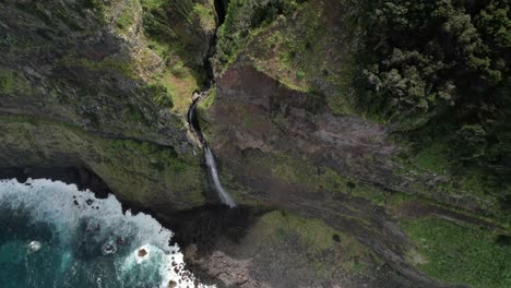 Aerial-View-Of-Clifftop-Veu-da-Noiva-Waterfall-Viewpoint-In-Seixal,-Madeira-Islands,-Portugal