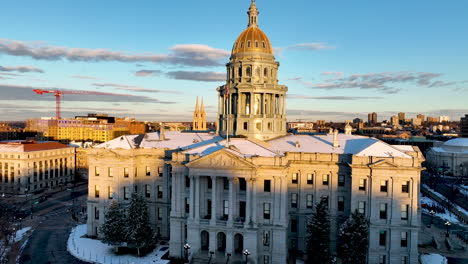 Sunset-light-illuminate-Colorado-State-Capitol-building-in-winter,-Denver