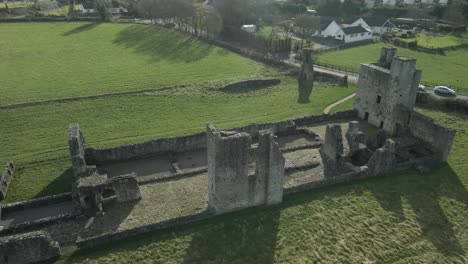 Ruinas-Del-Priorato-De-San-Juan-Bautista-Cerca-De-Trim,-Condado-De-Meath,-Irlanda