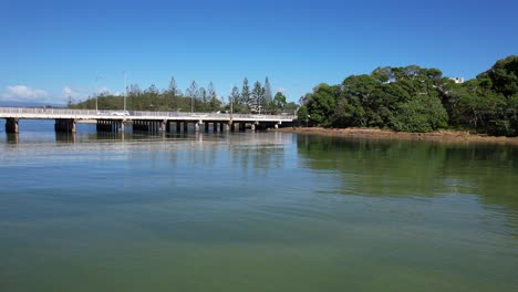 Road-Bridge-And-Tallebudgera-Creek-In-Gold-Coast,-Queensland,-Australia---Aerial-Pullback