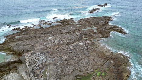 Una-Vista-Panorámica-Del-Océano-Desde-Una-Vista-De-Drone