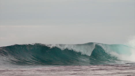 Taberna-Derecha-Namotu-Izquierda-Romper-En-La-Nube-Piscinas-Paso-De-Wilks-Vidrioso-Navegar-Tablista-Ola-Barril-Santificar-La-Cara-De-La-Ola-Marejada-Turismo-Fiji-Wsl-Nadi-Malalo-Isla-Cinemática-Cámara-Super-Lenta-Pan