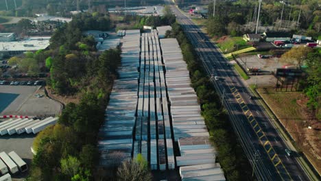 Enorme-Estacionamiento-De-Semirremolques-En-South-Atlana,-Georgia,-EE.UU.