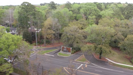 Nahaufnahme,-Luftaufnahme-Des-Eingangs-Zur-Old-Charles-Towne-Landing-Am-Ashley-River-In-South-Carolina