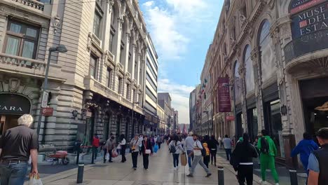 Hyperlapse-walking-through-people-on-madero-street,-Zocalo-Mexico-City