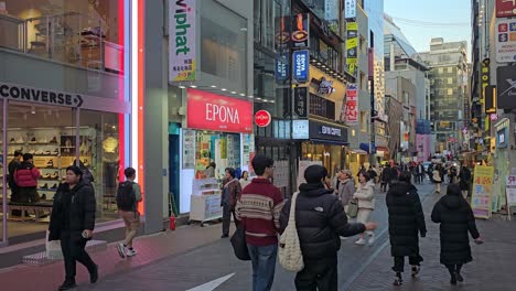 Seoul-City---Bezirk-Myeongdong-Bei-Sonnenuntergang-Voller-Touristen