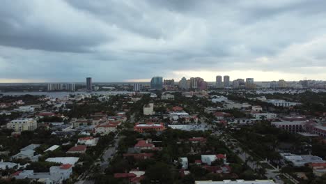 Imágenes-De-Drones-Del-Centro-De-West-Palm-Beach,-Florida