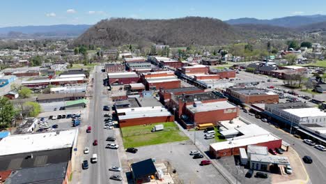 Vista-Aérea-Sobre-Elizabethton-Tennessee-Capturada-En-5k