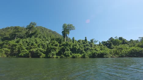 Tropischer-Wasai-Regenwald-In-Den-Bergen-Von-Kali-Biru-In-Raja-Ampat,-Nationalreservat,-Indonesien
