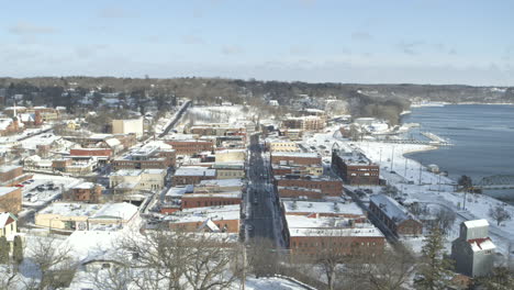 Vista-Aérea-Invernal-Del-Centro-De-Stillwater,-Minnesota.