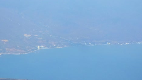 Vista-Aérea-De-La-Costa-Caribeña-En-Santa-Marta,-Colombia