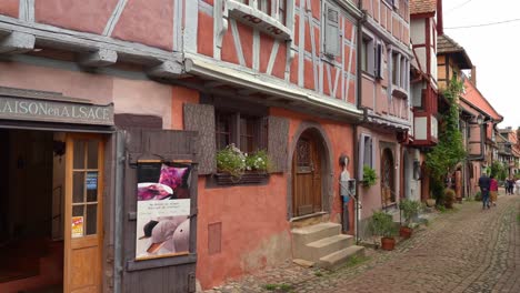 Eguisheim-Ist-Eine-Der-Malerischsten-Städte-Frankreichs