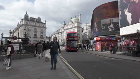 Double-Decker-Buses-And-Pedestrians-On-Coventry-Street-Near-Piccadilly-Circus-In-London,-UK