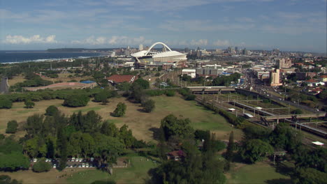 Tiefflug-In-Richtung-Moses-Mabhida-Stadion-In-Durban