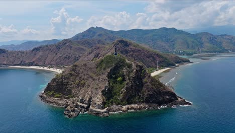 Vista-Aérea-Del-Cabo-Fatucama-Con-Christo-Rei-De-Dili-En-Timor-Oriental