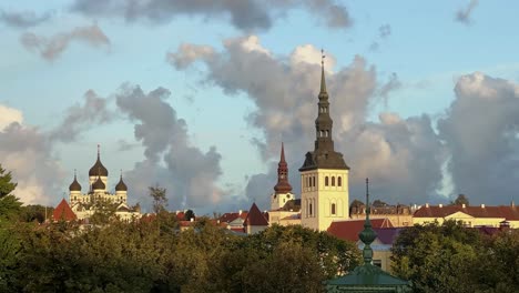 Vista-Timelapse-Al-Casco-Antiguo-De-Tallin,-St