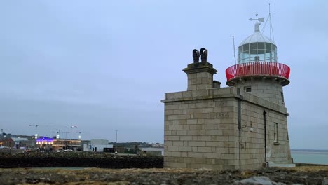 Zeitraffer-Des-Leuchtturms-Von-Howth-Harbour-Am-Abend