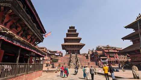 Enthüllung-Der-Hauptpagode-Des-Nyatapola-Tempels-In-Bhaktapur,-Nepal