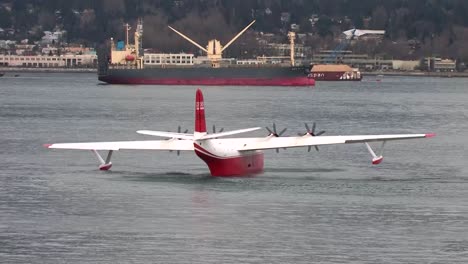 A-huge-sea-plane-gets-ready-for-take-off